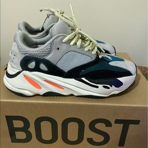 Yeezy boost 700 wave runners
